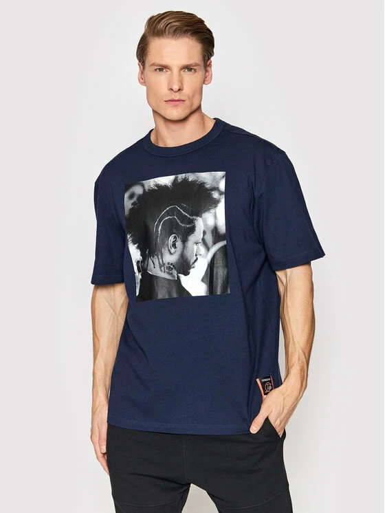 Reebok Άνδρες T-shirts T-Shirt Iverson Braids HG4344 Σκούρο μπλε Relaxed Fit 1 Reebok Άνδρες T-shirts T-Shirt Iverson Braids HG4344 Σκούρο μπλε Relaxed Fit